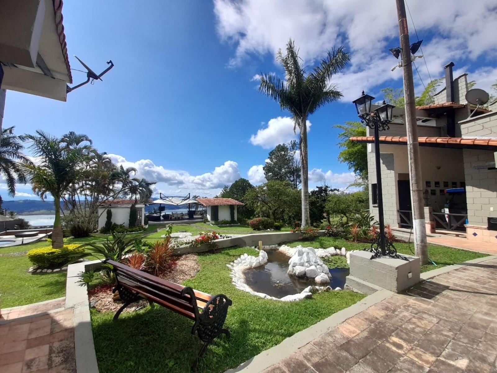 Hotel Maca Lago Калима Экстерьер фото